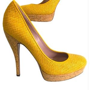 Gucci Woven Raffia Cork Platform Pump Heels Yellow Bumblebee Size 37.5 (US 7)